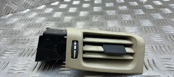 Volvo XC60 Dashboard air vent grill cover trim 30671771