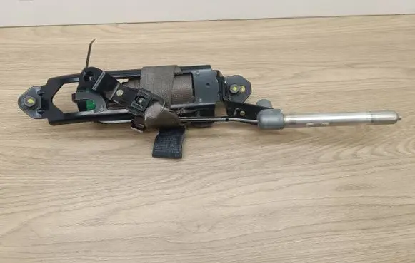Volvo S80 Front seatbelt 39990775