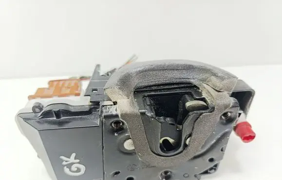 Peugeot 607 Rear door lock