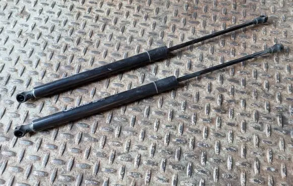 Peugeot 208 Tailgate/trunk strut/damper 9673083680