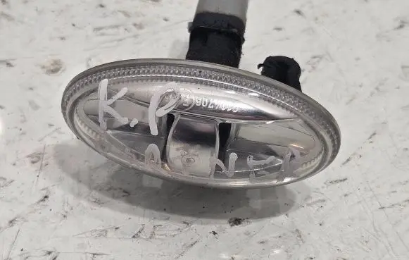 Peugeot Partner III Front fender indicator light 0104706