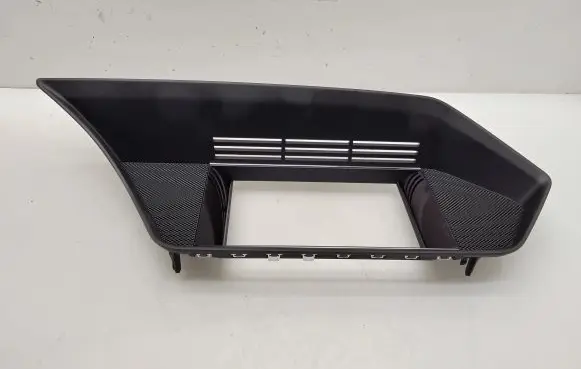 Mercedes-Benz E W212 Radio/GPS head unit trim A2126801236 9022500