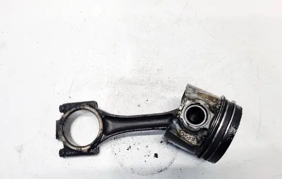 Volkswagen Caddy Piston with connecting rod 038G