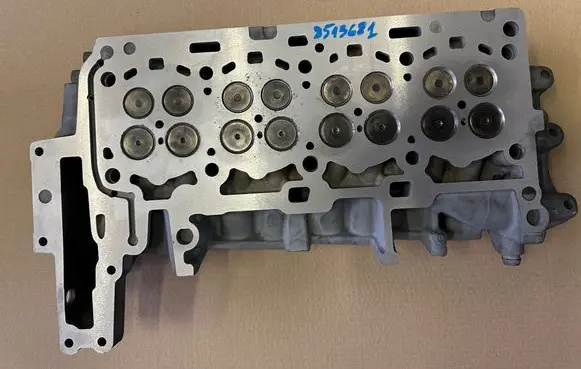 BMW X1 F48 F49 Engine head 8513681