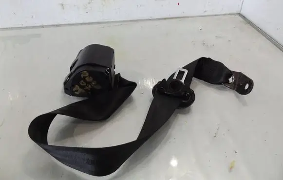 Volkswagen Cross Polo Rear seatbelt