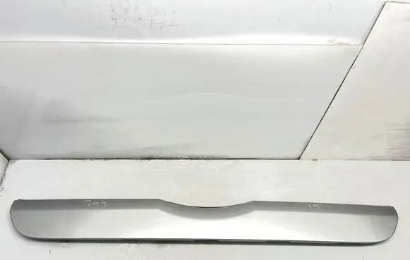 Mercedes-Benz ML W163 Tailgate trim A1637400870