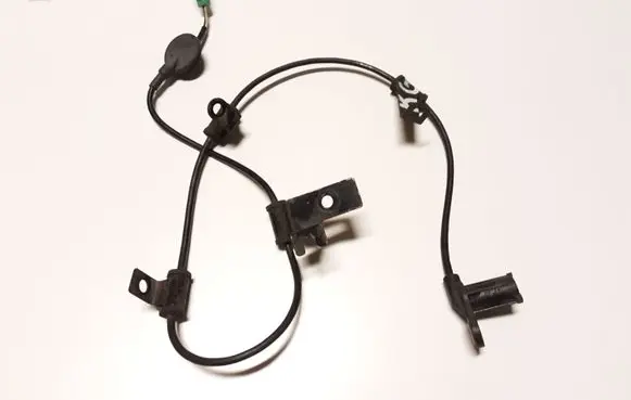 Mazda Tribute ABS rear brake sensor YL842C216AL 25071160564