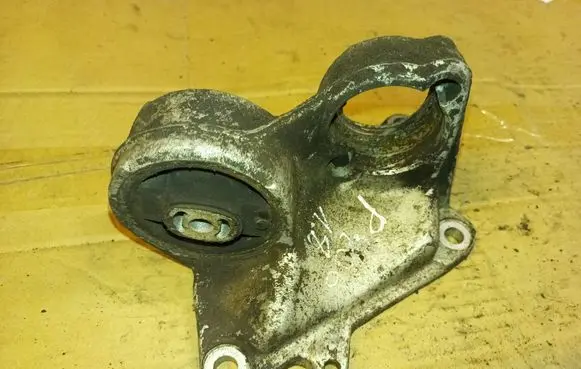Peugeot 406 Driveshaft support bearing bracket 0475028
