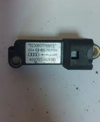 Audi A6 S6 C5 4B Airbag deployment crash/impact sensor 4B0959643B 290699 0230607P6MTE