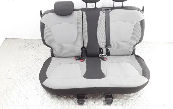 Renault Captur Rear seat 