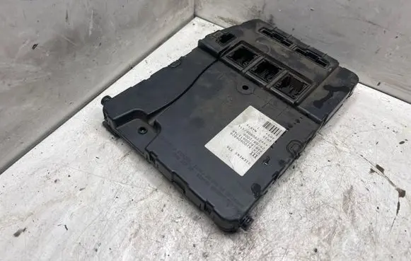 Renault Megane II Comfort/convenience module 8200606826