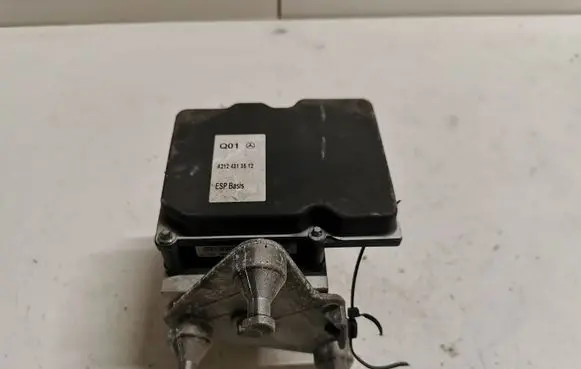 Mercedes-Benz E W212 ABS Pump A2124313512 0265236369