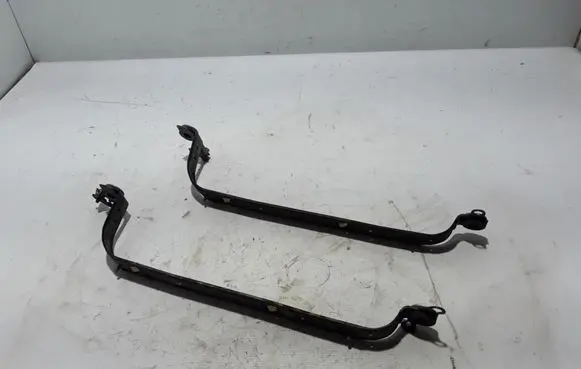 Volvo XC60 Fuel tank mounting bracket 31452890