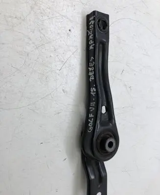 Volkswagen Golf VII Engine mounting bracket 5Q0199855N