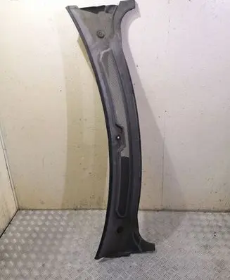 Land Rover Discovery 3 - LR3 Wiper trim