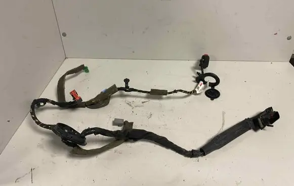 Volvo V50 Front door wiring loom 30745840 996665109