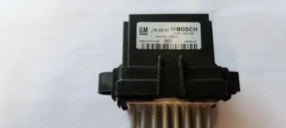 Opel Insignia A Heater blower fan relay F011500056 13503201 092910