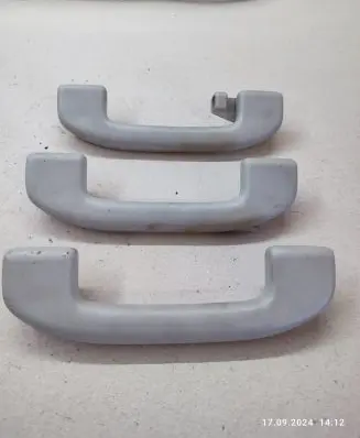 Nissan X-Trail T32 A set of handles for the ceiling 