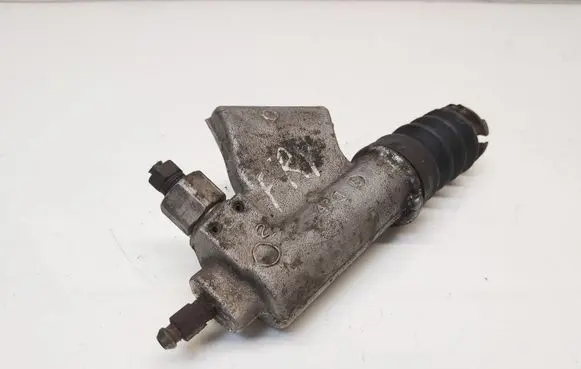 Clutch slave cylinder