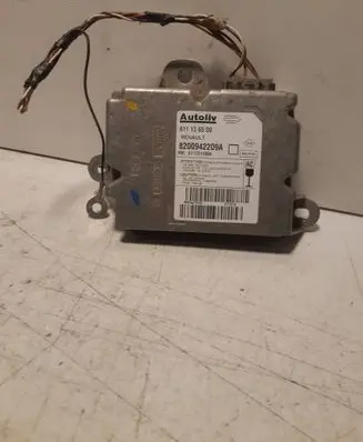Renault Master II Airbag control unit/module 611131100A 8200942209A 611136500