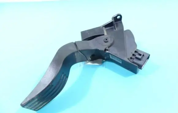 Ford Focus Accelerator throttle pedal 98AB9F836AE IMPRK1332543