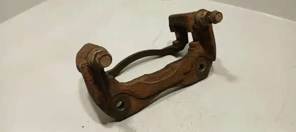 Toyota RAV 4 (XA30) Front brake pad spring