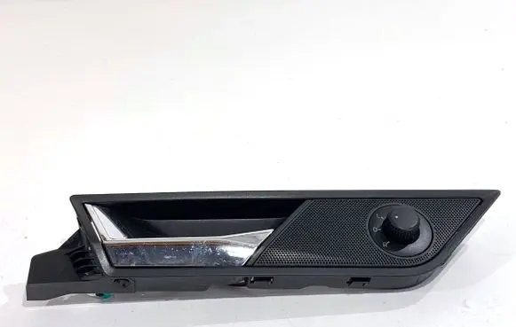 Skoda Fabia Mk3 (NJ) Front door interior handle