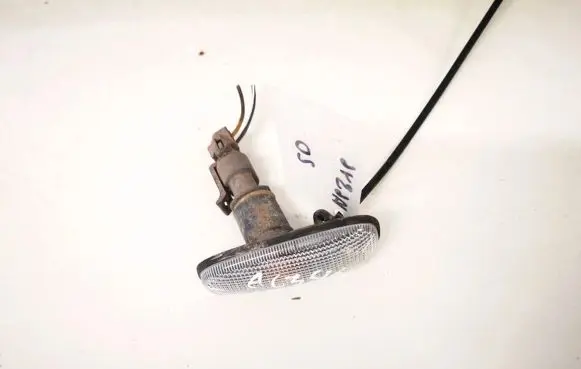 Opel Zafira A Front fender indicator light