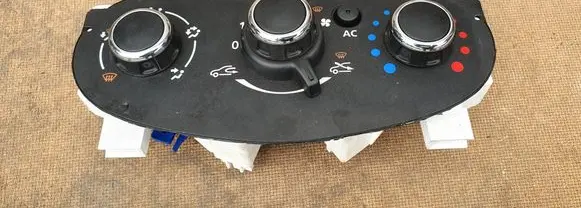 Dacia Duster Air conditioning/heating control unit 5HB01130901