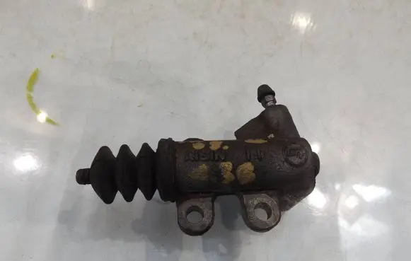 Toyota Yaris Clutch slave cylinder 