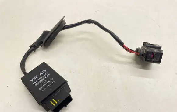 Volkswagen PASSAT B6 Fuel injection pump control unit/module 1K0906093E