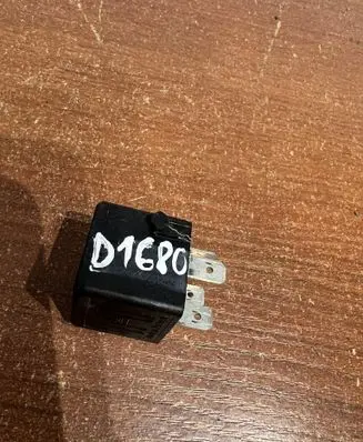 Mercedes-Benz E W210 Other relay A0025421319 D1680