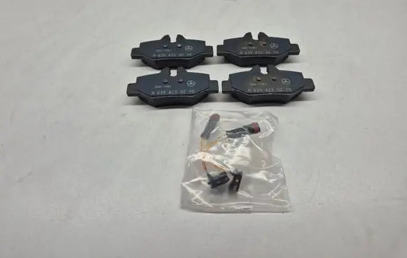 Mercedes-Benz Vito Viano W639 Brake pads (rear) A0004216210