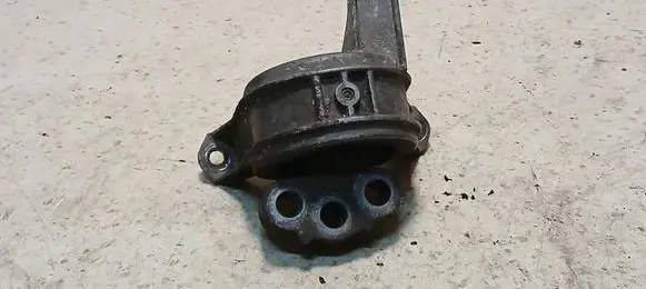 Engine mount bracket