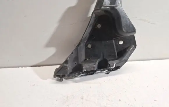 Volvo XC60 Front bumper mounting bracket 30764618