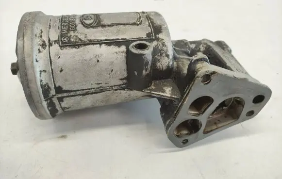 Mercedes-Benz SLC C107 Oil filter mounting bracket 0011846525 1171802611