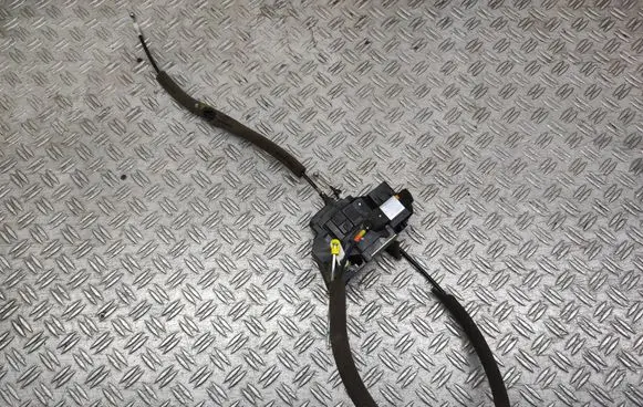 Nissan Qashqai Front door lock 805004EA2A