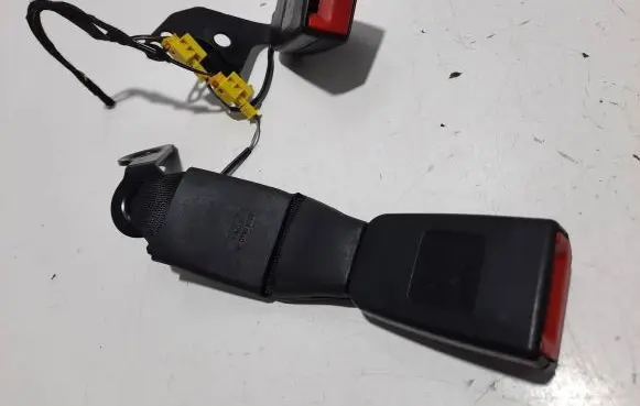 Mercedes-Benz C AMG W204 Rear seatbelt buckle A2048602669 34043152C