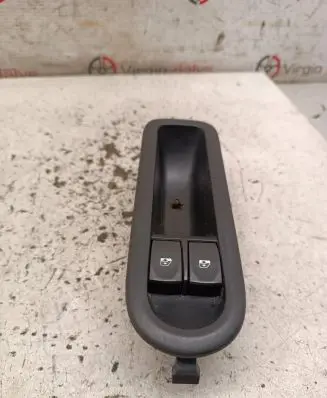 Renault Twingo II Electric window control switch 8200356513 817603H