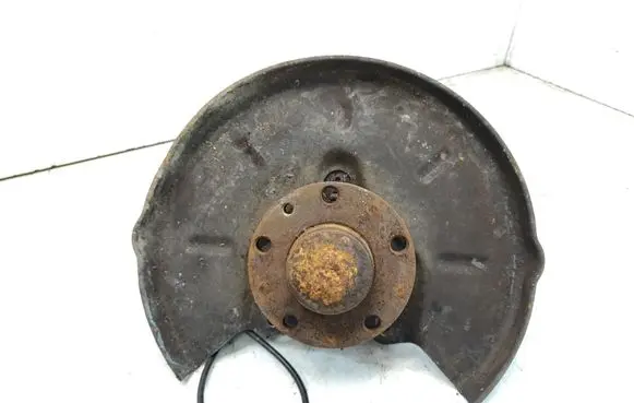 Rear wheel hub spindle/knuckle