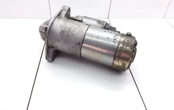 Opel Zafira B Starter motor 55352882