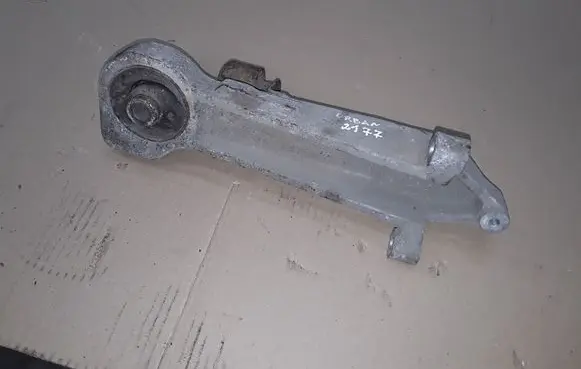 Toyota Urban Cruiser (XP110) Gearbox mounting bracket NOCODE