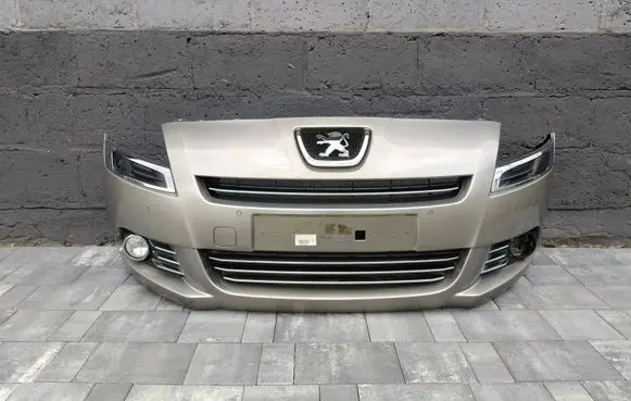 Peugeot 5008 Front bumper