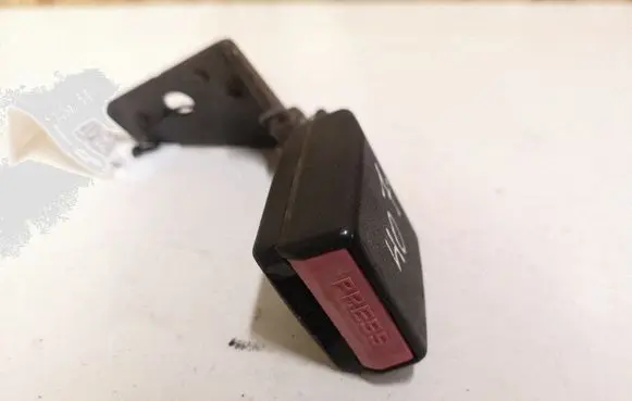 Peugeot 407 Front seatbelt buckle