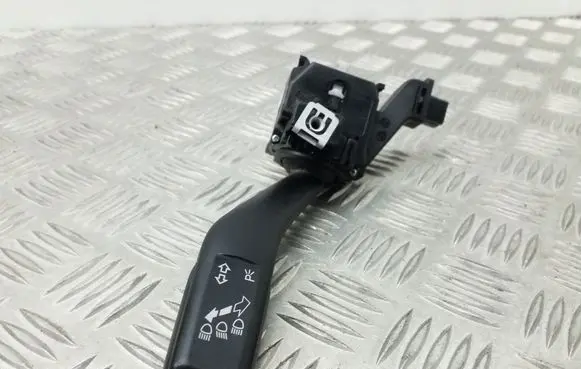 Volkswagen Tiguan Indicator stalk 1K0953513E
