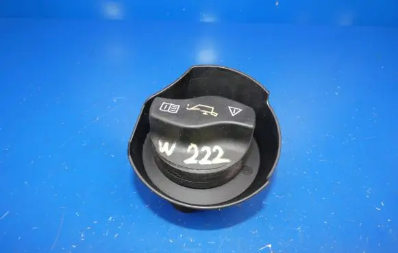 Mercedes-Benz S W222 Oil filler cap A6420100069 13747