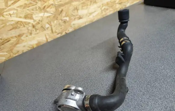 Mercedes-Benz E W211 Breather/breather pipe/hose 1714399A