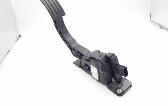 Ford Focus Accelerator throttle pedal EV619F836AA 6PV01036880