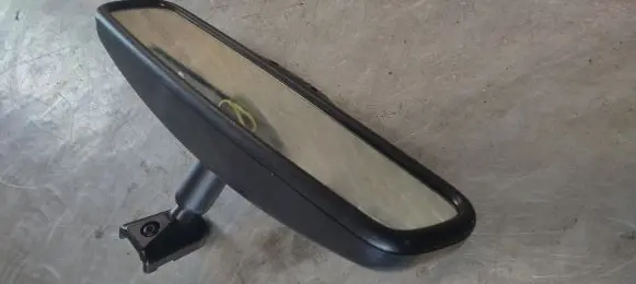 Nissan Qashqai Rear view mirror (interior)