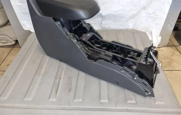 Ford C-MAX I Center console vp7m5x044c16